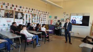 Attorney George Lamarche discusses criminal case with Troy High students.