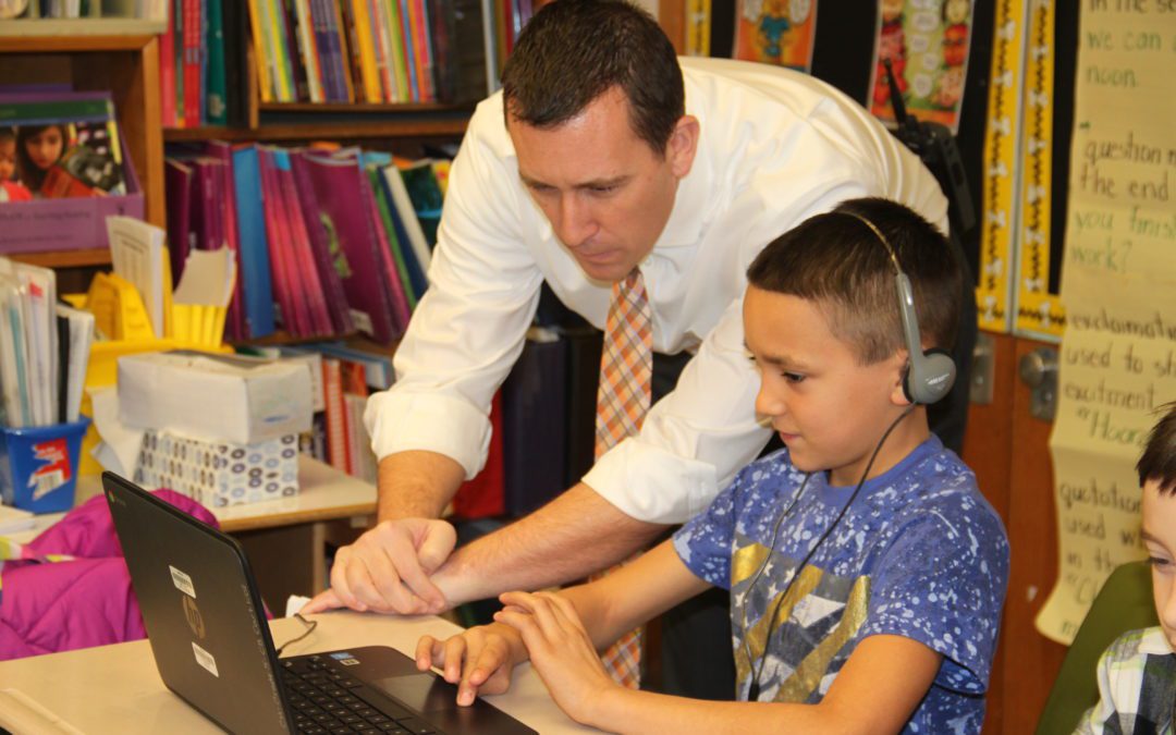 Elementary students learn computer programming