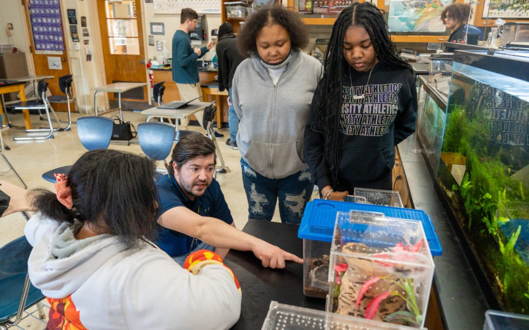 Zoology students get up close and personal with tarantulas