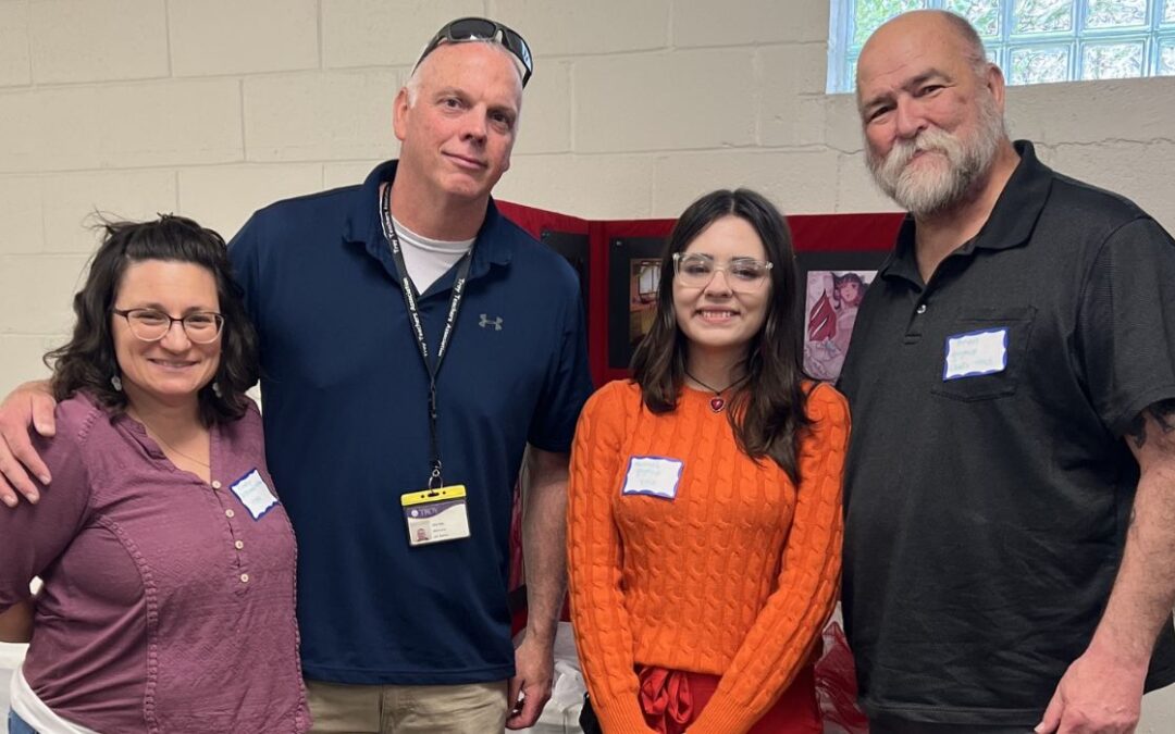 Hannah Guynup recieves $500 Colonie Art League Scholarship